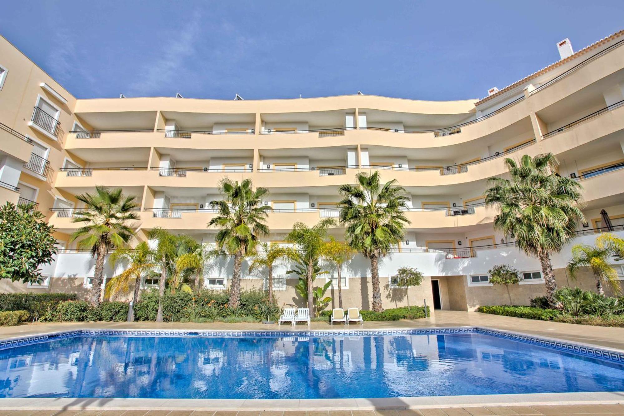 Palm Tree 1 With Pool By Homing Apartment Lagos